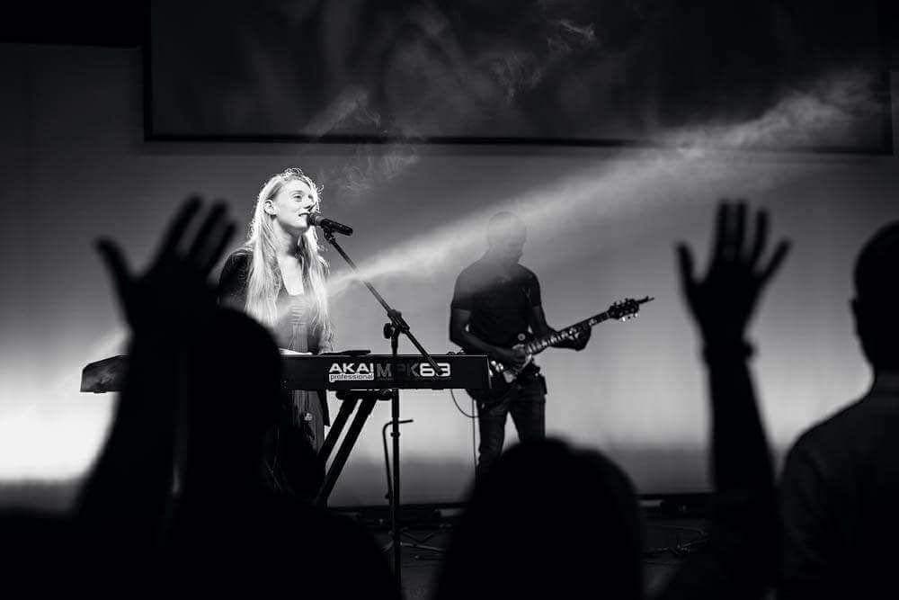 Courtney performing live on keyboard